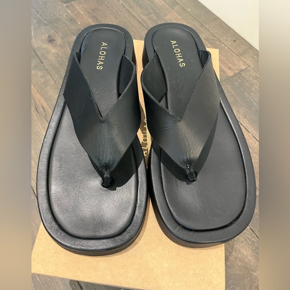 Alohas Overcast Tow Leather Flip-Flop Sandals - Picture 2 of 6